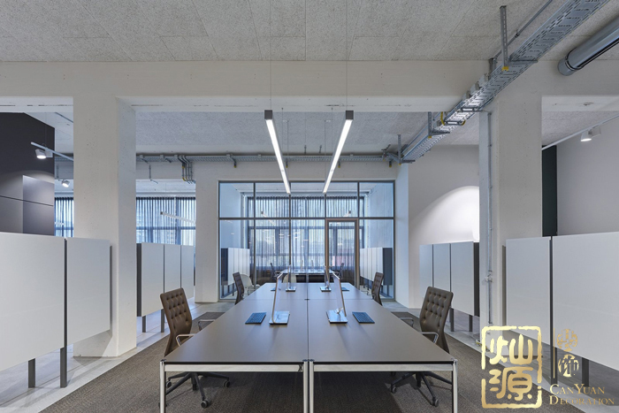 小型网络公司时尚科技办公室装修设计案例