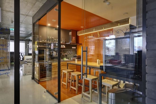 小型办公室装修设计图