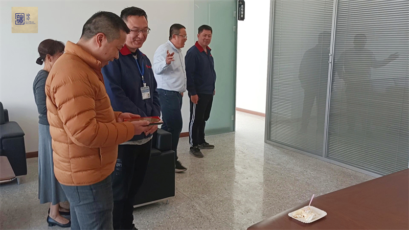 南星科技办公室装修现场罗盘指导