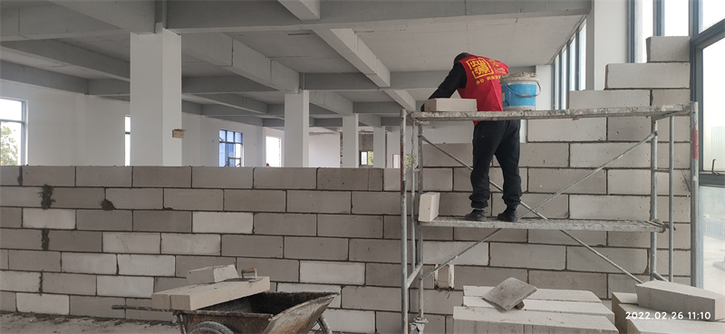 南宁办公室装修公司&mdash;利来w66最给利装饰施工现场